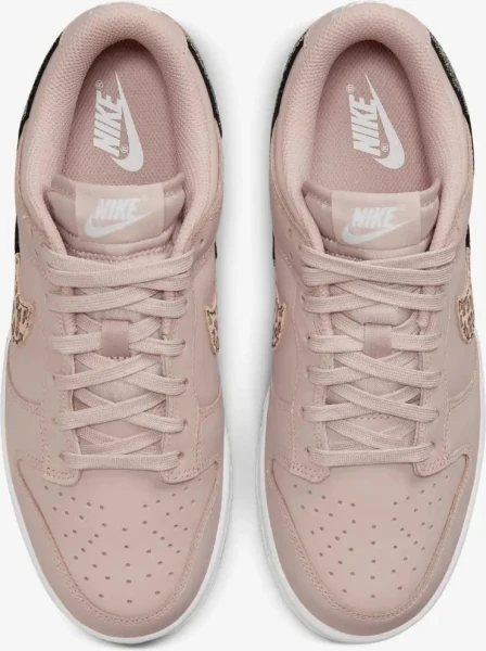 Кросівки жіночі Nike DUNK LOW SE бежеві DD7099-200