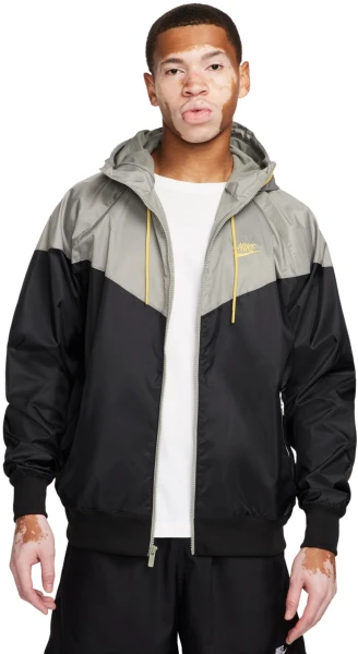 Вітровка Nike M NK WVN LND WR HD JKT чорно-сіра DA0001-017