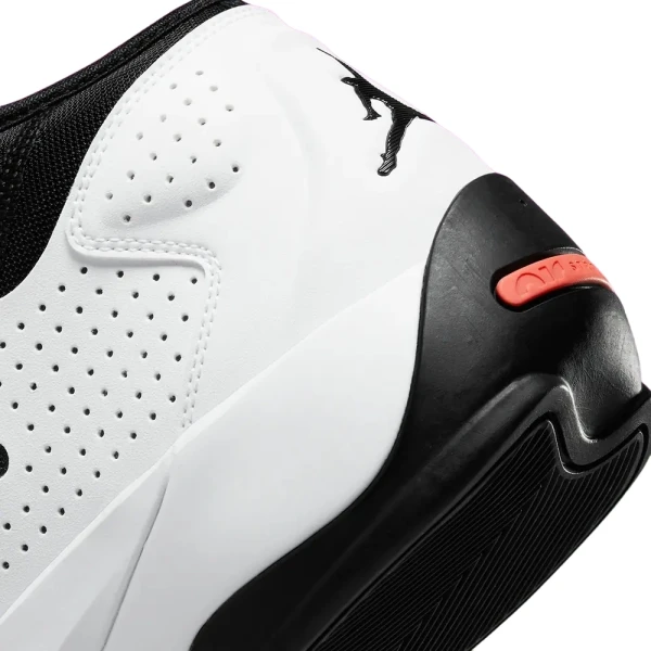 Кросівки баскетбольні Nike JORDAN ZION 2 біло-чорні DO9071-003