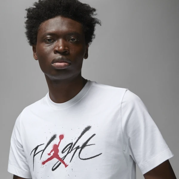 Футболка Nike M J BRAND GFX SS CREW2 белая FB7465-100