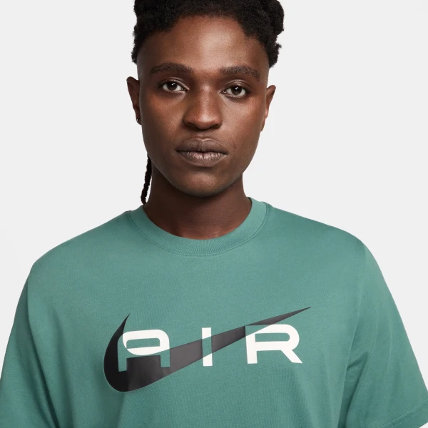 Футболка Nike M NSW SW AIR GRAPHIC TEE зеленая FN7704-361