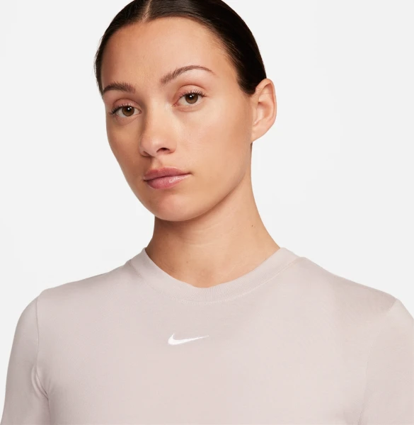 Футболка жіноча Nike W NSW TEE ESSNTL SLIM CRP LBR світло-фіолетова FB2873-019