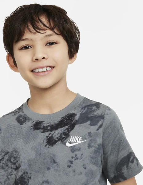 Футболка подростковая Nike K NSW TEE CLUB SSNL AOP серая FN9612-084