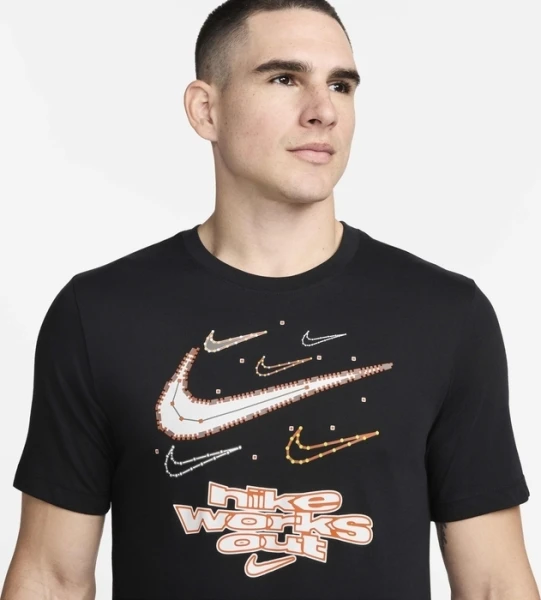 Футболка Nike M NK DF TEE IYKYK SU24 черная FV8372-010