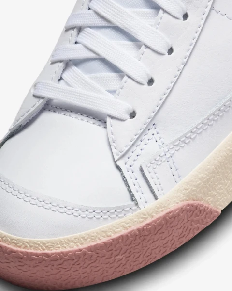 Кеди підліткові Nike BLAZER MID 77 (GS) біло-рожеві DZ2900-100