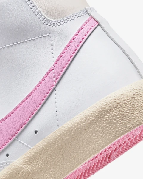 Кеди підліткові Nike BLAZER MID 77 (GS) біло-рожеві DZ2900-100