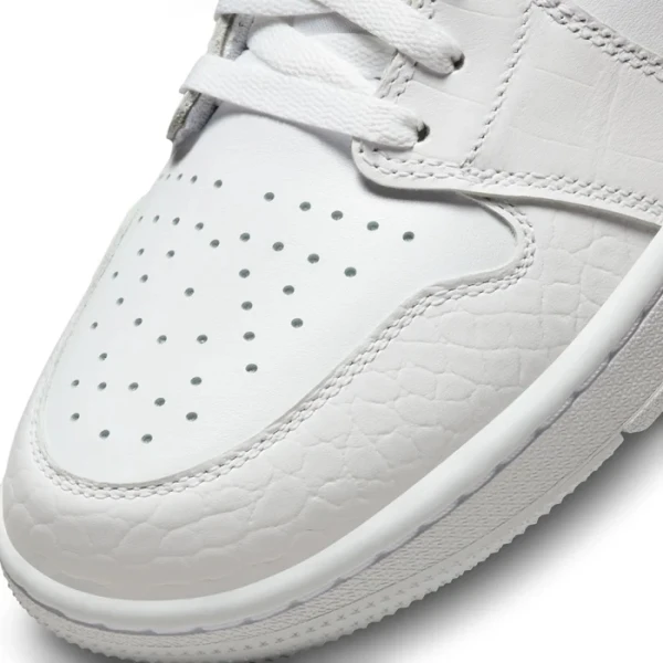 Кросівки Nike AIR JORDAN 1 LOW G білі DD9315-110