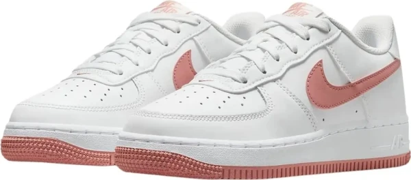 Кроссовки подростковые Nike AIR FORCE 1 (GS) бело-коралловые DV7762-102