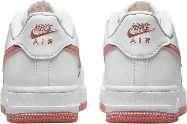 Кроссовки подростковые Nike AIR FORCE 1 (GS) бело-коралловые DV7762-102