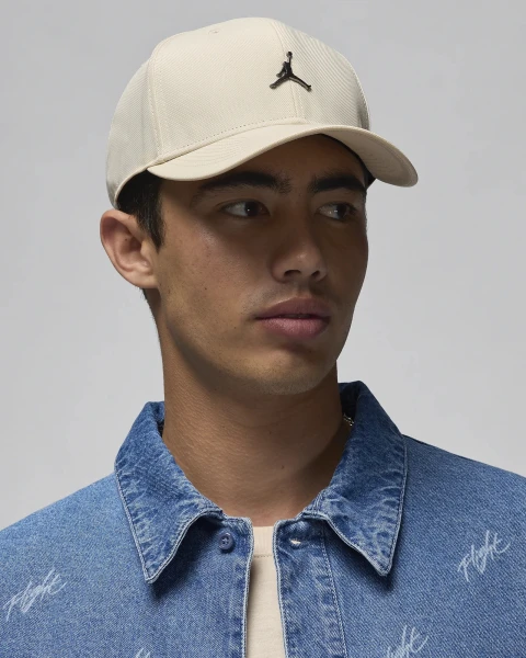 Кепка Nike JORDAN J RISE CAP S CB MTL JM бежевая FD5186-203