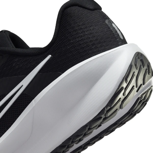 Кросівки бігові Nike DOWNSHIFTER 13 WIDE чорні FJ1284-001