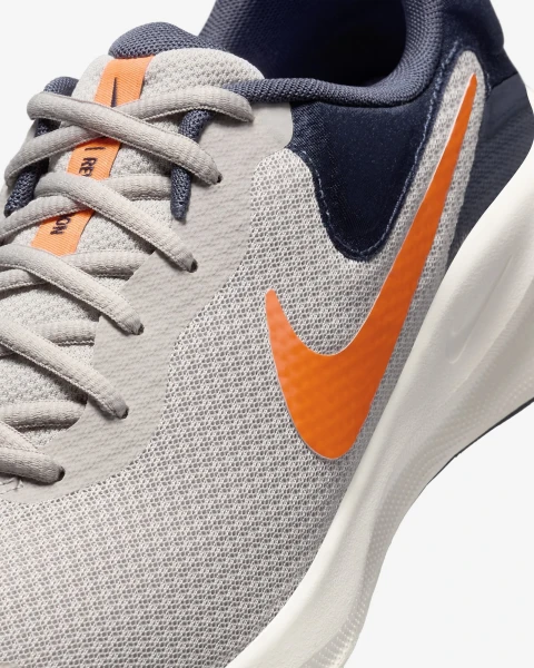 Кросівки бігові Nike REVOLUTION 7 сіро-темно-сині FB2207-009