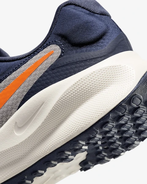 Кросівки бігові Nike REVOLUTION 7 сіро-темно-сині FB2207-009