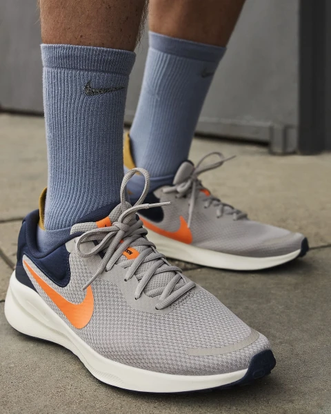 Кросівки бігові Nike REVOLUTION 7 сіро-темно-сині FB2207-009