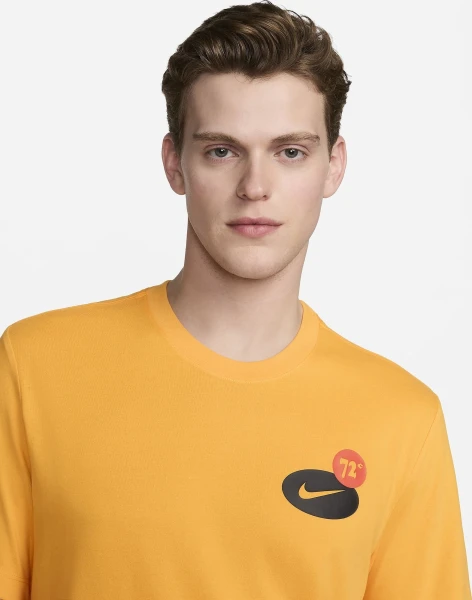 Футболка Nike M NK DF TEE 3MO GFX помаранчева FV8366-717