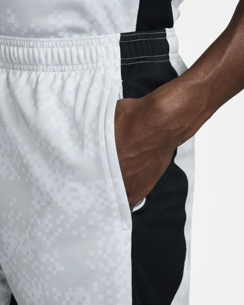 Шорти Nike M NK DF ACADEMY PRO SHORT KZ GX світло-сірі FN2413-043