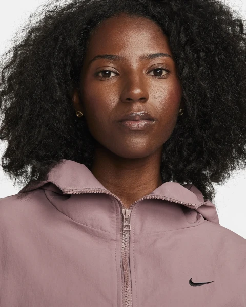 Куртка жіноча Nike W TREND WVN JKT бордоваFN3669-208