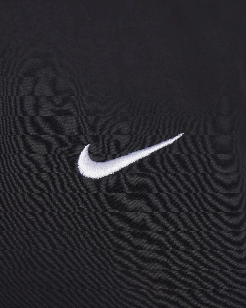 Куртка женская Nike W TREND WVN JKT черная FN3669-010