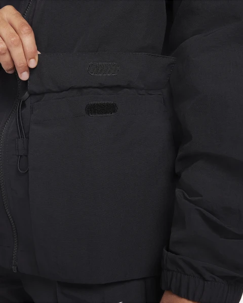 Куртка женская Nike W TREND WVN JKT черная FN3669-010