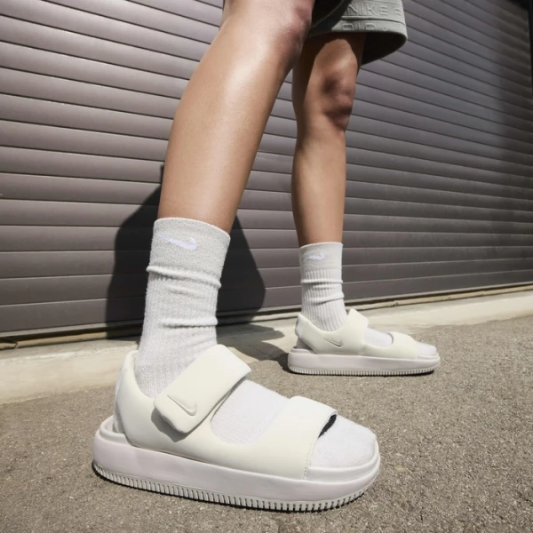 Сандалі жіночі Nike CALM SANDAL молочні FJ6043-002
