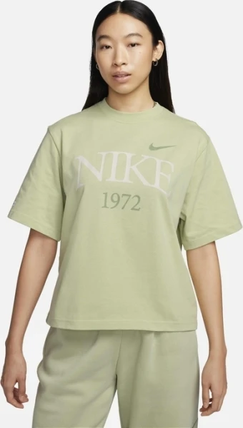 Футболка женская Nike W TEE CLASSICS BOXY светло-зеленая FQ6600-371