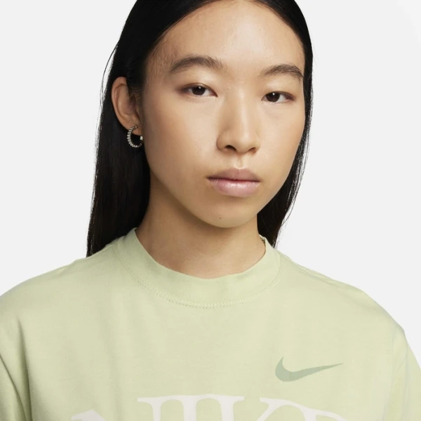 Футболка женская Nike W TEE CLASSICS BOXY светло-зеленая FQ6600-371