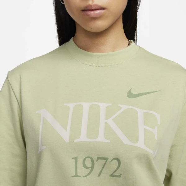 Футболка женская Nike W TEE CLASSICS BOXY светло-зеленая FQ6600-371
