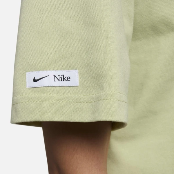 Футболка женская Nike W TEE CLASSICS BOXY светло-зеленая FQ6600-371