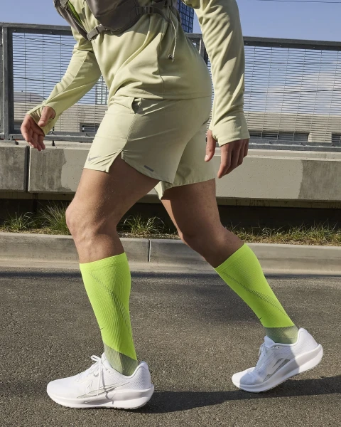 Кроссовки беговые Nike DOWNSHIFTER 13 белые FD6454-100