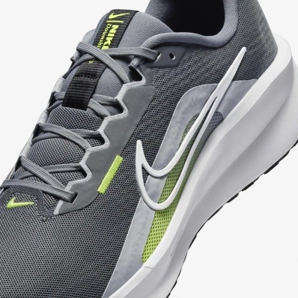 Кроссовки беговые Nike DOWNSHIFTER 13 серо-салатовые FD6454-002