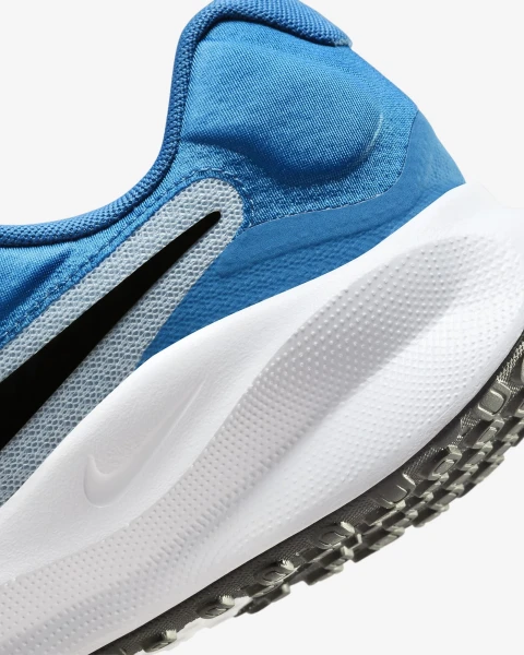 Кроссовки беговые Nike REVOLUTION 7 голубо-синие FB2207-402