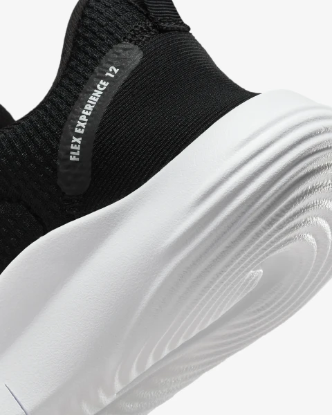 Кросівки бігові жіночі Nike W FLEX EXPERIENCE RUN 12 чорно-білі DV0746-004