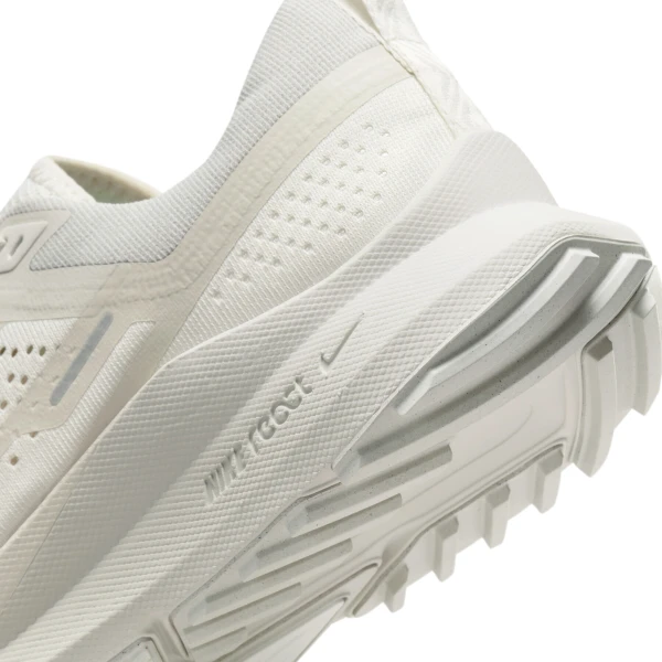 Кроссовки для трейлраннинга Nike REACT PEGASUS TRAIL 4 светло-бежевые DJ6158-008