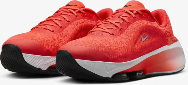 Кросівки для тренувань жіночі Nike W VERSAIR червоні DZ3547-600