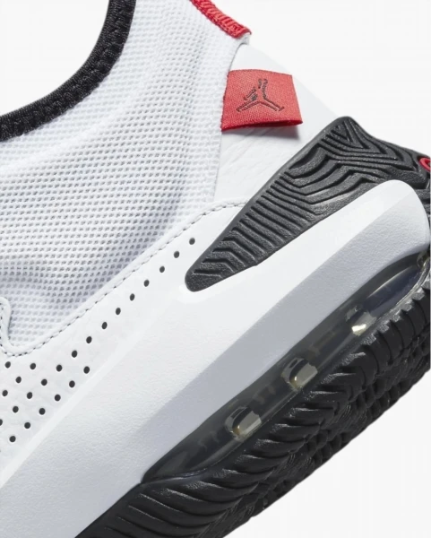 Кросівки баскетбольні Nike JORDAN STAY LOYAL 2 біло-червоно-чорні DQ8401-106