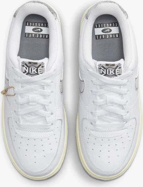Кроссовки подростковые Nike AIR FORCE 1 LV8 3 (GS) бело-серые DX1657-100