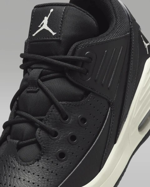 Кросівки підліткові Nike JORDAN MAX AURA 5 (GS) чорно-білі DZ4352-010