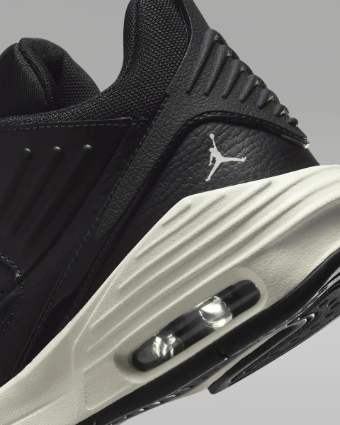 Кросівки підліткові Nike JORDAN MAX AURA 5 (GS) чорно-білі DZ4352-010