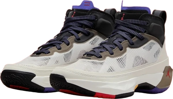 Кросівки баскетбольні Nike AIR JORDAN XXXVII світло-бежево-коричнево-чорні DD6958-060