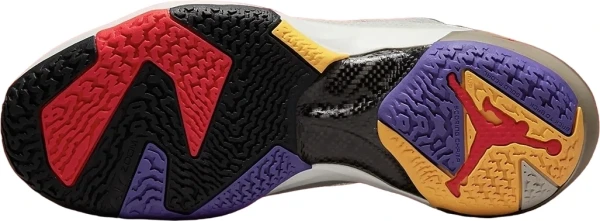 Кросівки баскетбольні Nike AIR JORDAN XXXVII світло-бежево-коричнево-чорні DD6958-060