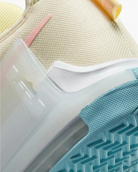 Кросівки баскетбольні Nike LEBRON WITNESS VI блакитно-рожево-жовті CZ4052-103