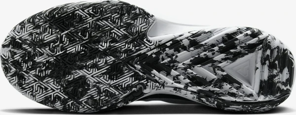 Кроссовки баскетбольные Nike ZOOM FREAK 5 бело-черные DX4985-101