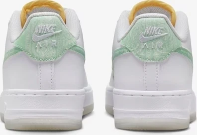 Кросівки підліткові Nike AIR FORCE 1 LV8 (GS) біло-м'ятно-оранжеві FJ7706-131