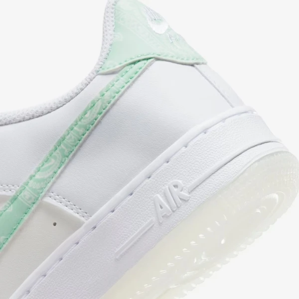 Кросівки підліткові Nike AIR FORCE 1 LV8 (GS) біло-м'ятно-оранжеві FJ7706-131
