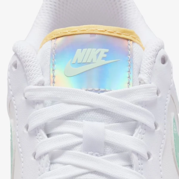 Кросівки підліткові Nike AIR FORCE 1 LV8 (GS) біло-м'ятно-оранжеві FJ7706-131
