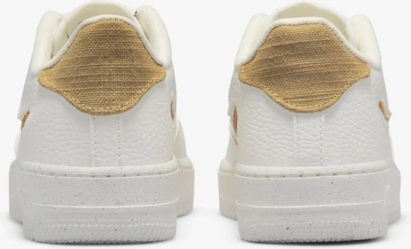Кросівки підліткові Nike AIR FORCE 1 LV8 NN (GS) білі DQ7690-100