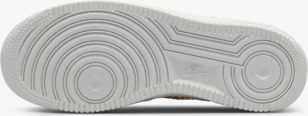 Кросівки підліткові Nike AIR FORCE 1 LV8 NN (GS) білі DQ7690-100