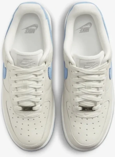 Кросівки жіночі Nike AIR FORCE 1 LXX біло-блакитні DX1193-100