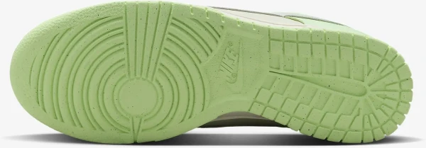 Кроссовки женские Nike DUNK LOW NEXT NATURE SE салатовые FN6344-001