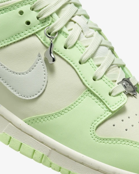 Кроссовки женские Nike DUNK LOW NEXT NATURE SE салатовые FN6344-001